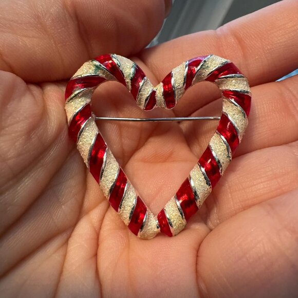 Vintage Candy Cane Heart Brooch Red White Enamel Oval Maker’s Plaque - Picture 6 of 9